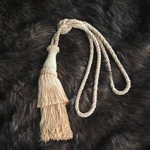 Elegant Gold Tassel Tieback